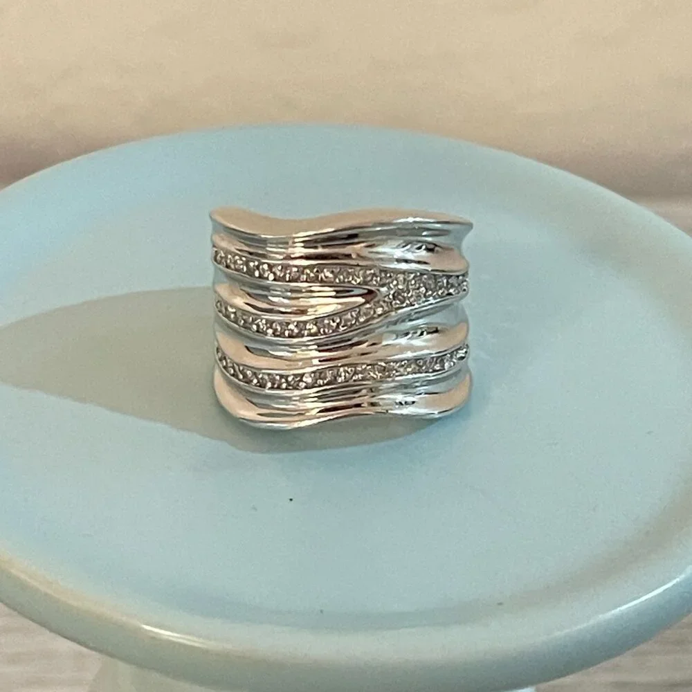 Lia Sophia Ring Revved Up Wide Wavy Silver Crystals Statement Glam Bling Size 7